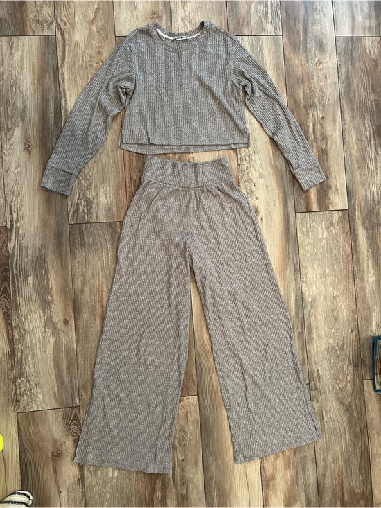 Abercrombie & Fitch Other - Cozy Ribbed Two-Piece Lounge Set - Gray